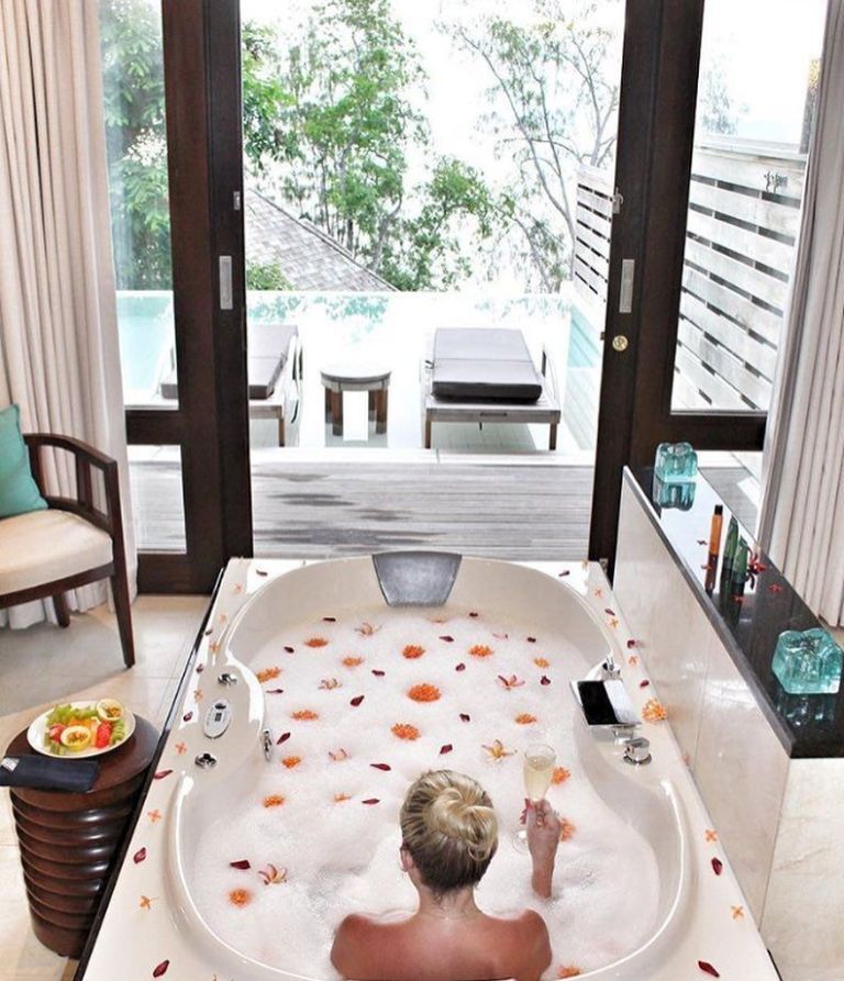 The Grand Ocean Pool Villa Luxury Bath Experience at Hilton Seychelles Northolme Resort &amp; Spa